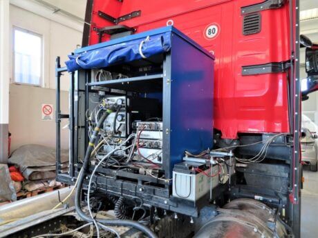 Heavy Duty Vehicles emission testing using PEMS