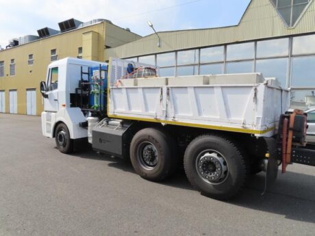 Heavy Duty Vehicles emission testing using PEMS